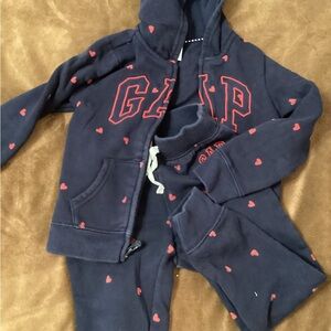 GAP Black Hoodie and Sweatpants Set with Red Accents